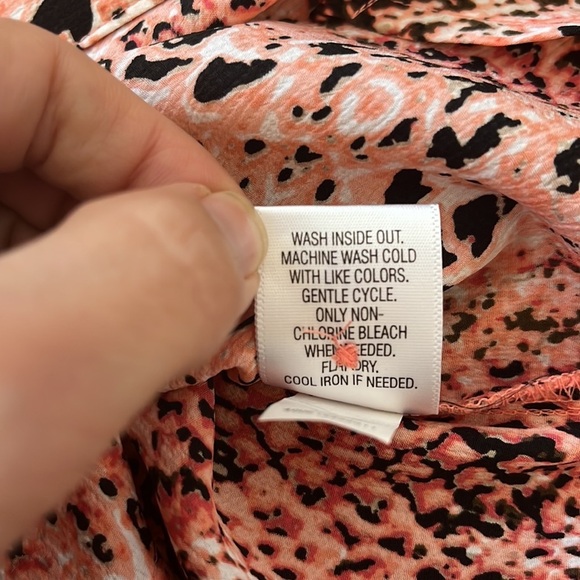 NWT Vintage Dana Buchman Pink Faux Snakeskin Buttons Down Blouse V Neck Size S - Picture 10 of 11